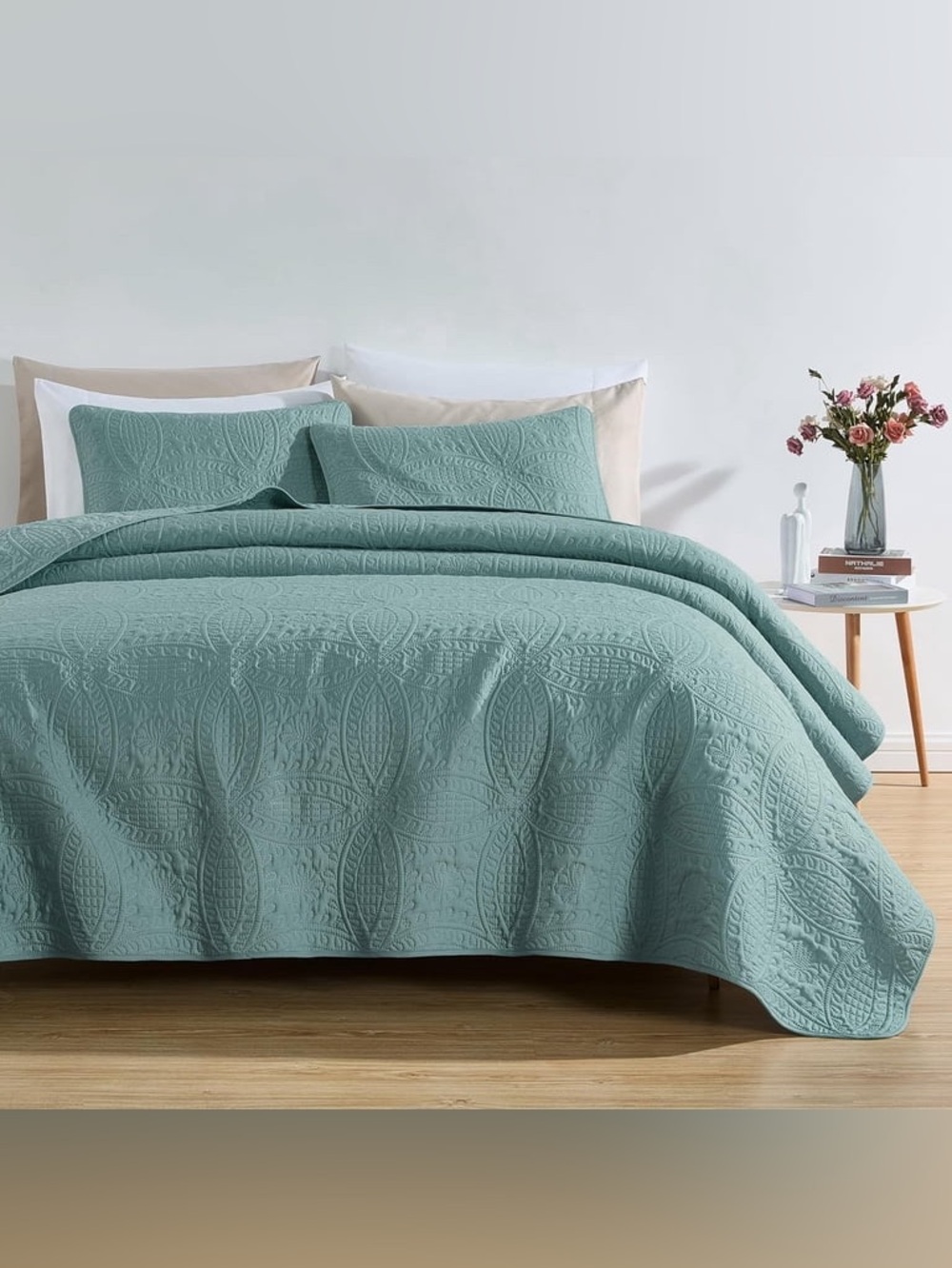 Quilted oversized queen 3 piece bedspread blue